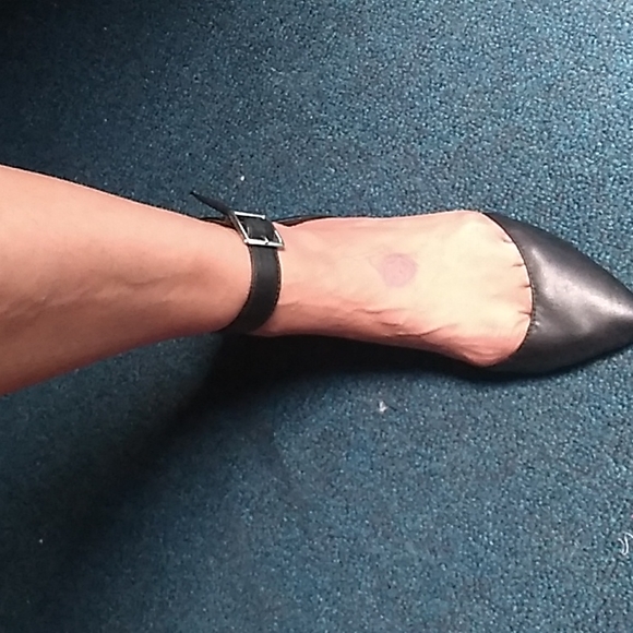 Shoes - Picture 5 of 6